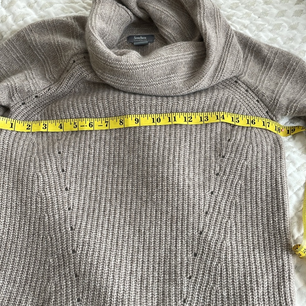 Neiman Marcus Signature Cashmere Long CowlNeck Oversized Taupe Sweater XS - Picture 5 of 7